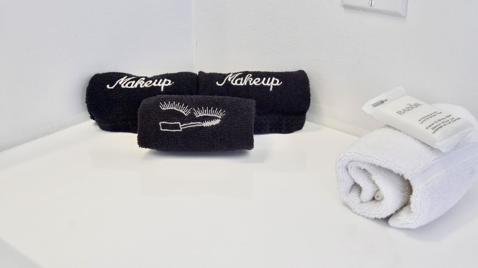 Bathroom amenities