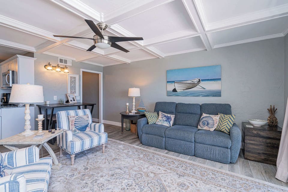 Condo, Multiple Beds, Balcony, Ocean View (Mariner's Retreat) | Living area | 42-inch flat-screen TV with digital channels, TV
