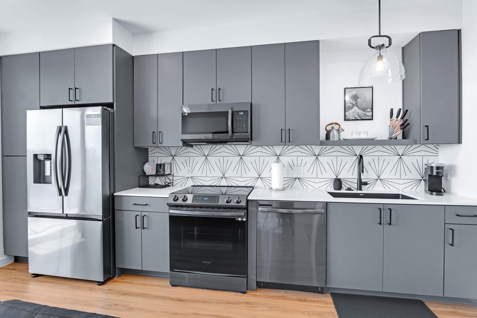 Condo, Multiple Beds, Balcony, City View (Rolling Wave at the Mercer) | Private kitchen | Fridge, microwave, oven, stovetop