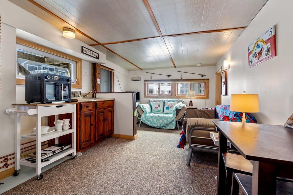 House, Multiple Beds, Balcony, Ocean View (Beach So Fine at 129) | Living area | 42-inch flat-screen TV with digital channels