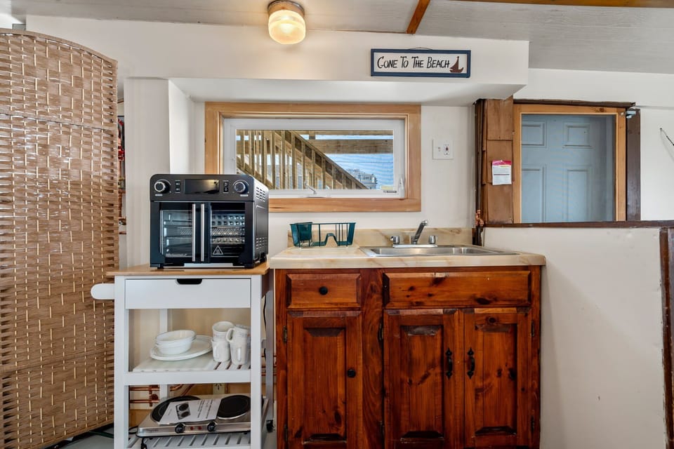 House, Multiple Beds, Balcony, Ocean View (Beach So Fine at 129) | Interior