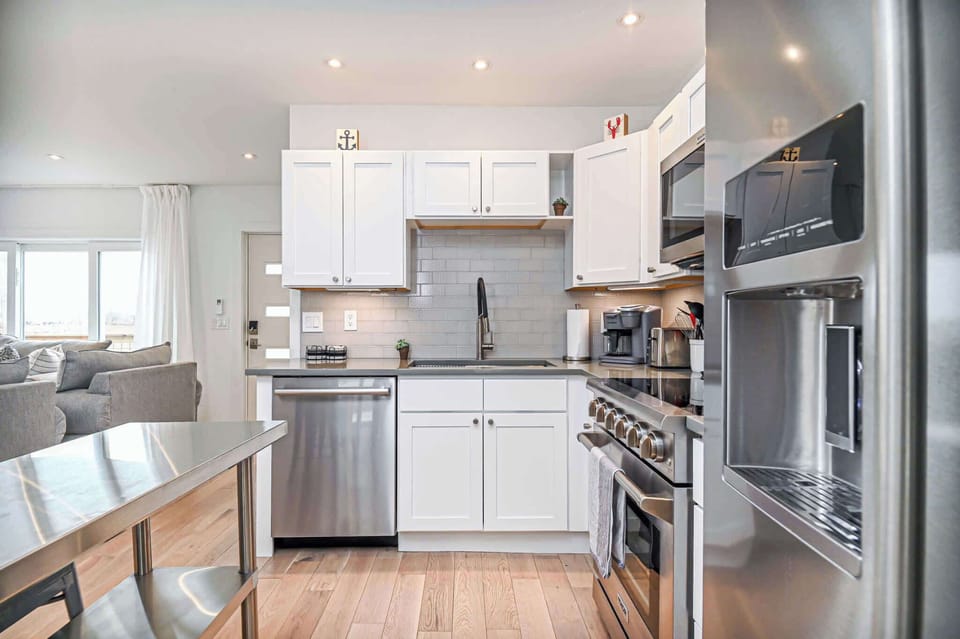 Townhome, Multiple Beds, Patio (Latitude Adjustment) | Private kitchen | Fridge, microwave, oven, stovetop