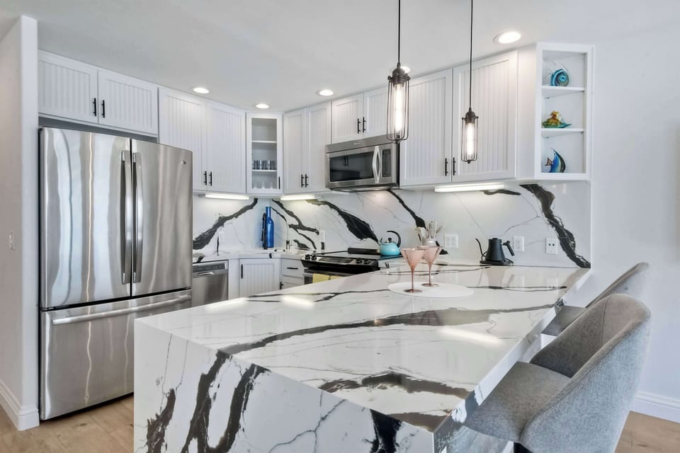 Condo, 1 King Bed with Sofa bed, Balcony, Ocean View (Solana Sunset) | Private kitchen | Coffee/tea maker, fridge, microwave, oven