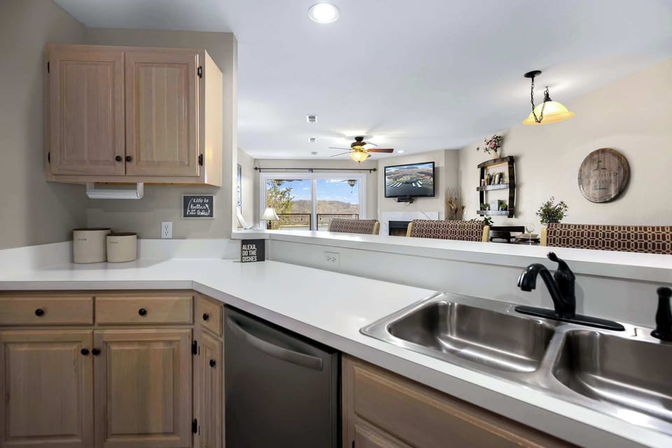 Condo, Multiple Beds, Pool Access (Family Lakefront Oasis) | Private kitchen | Fridge, microwave, oven, stovetop