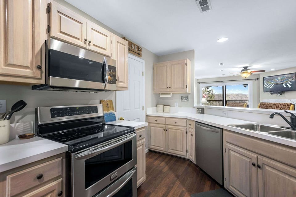 Condo, Multiple Beds, Pool Access (Family Lakefront Oasis) | Private kitchen | Fridge, microwave, oven, stovetop