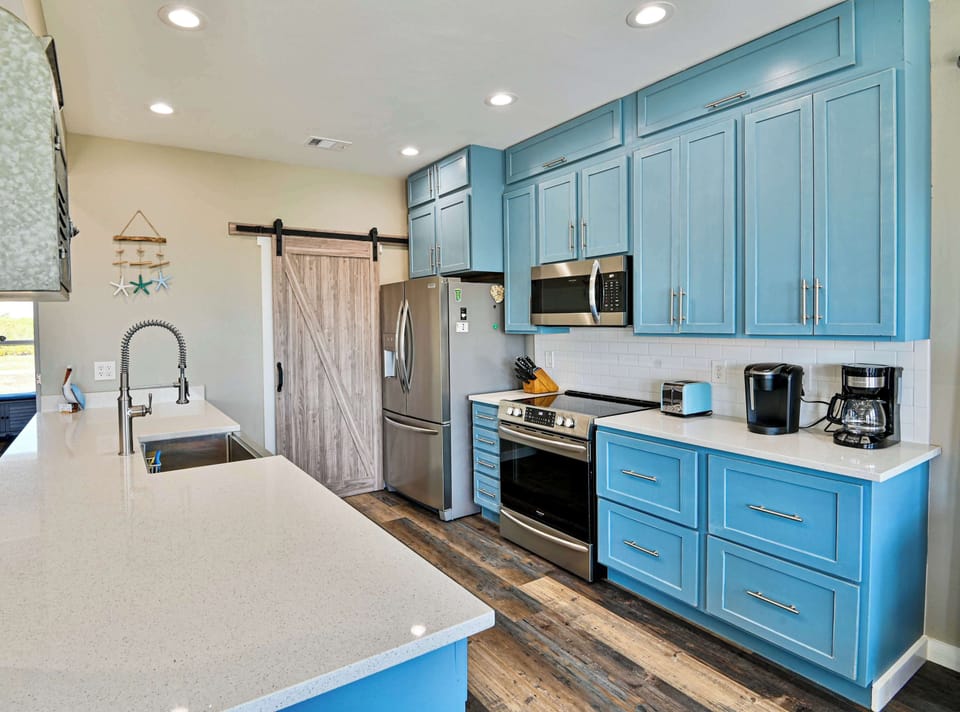 House, Multiple Beds, Patio, Ocean View (A Wave From it All) | Private kitchen | Fridge, microwave, oven, stovetop
