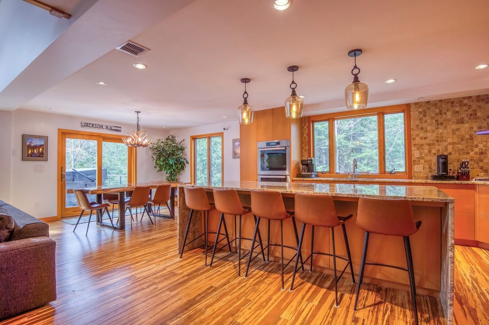 Open kitchen fully equiped