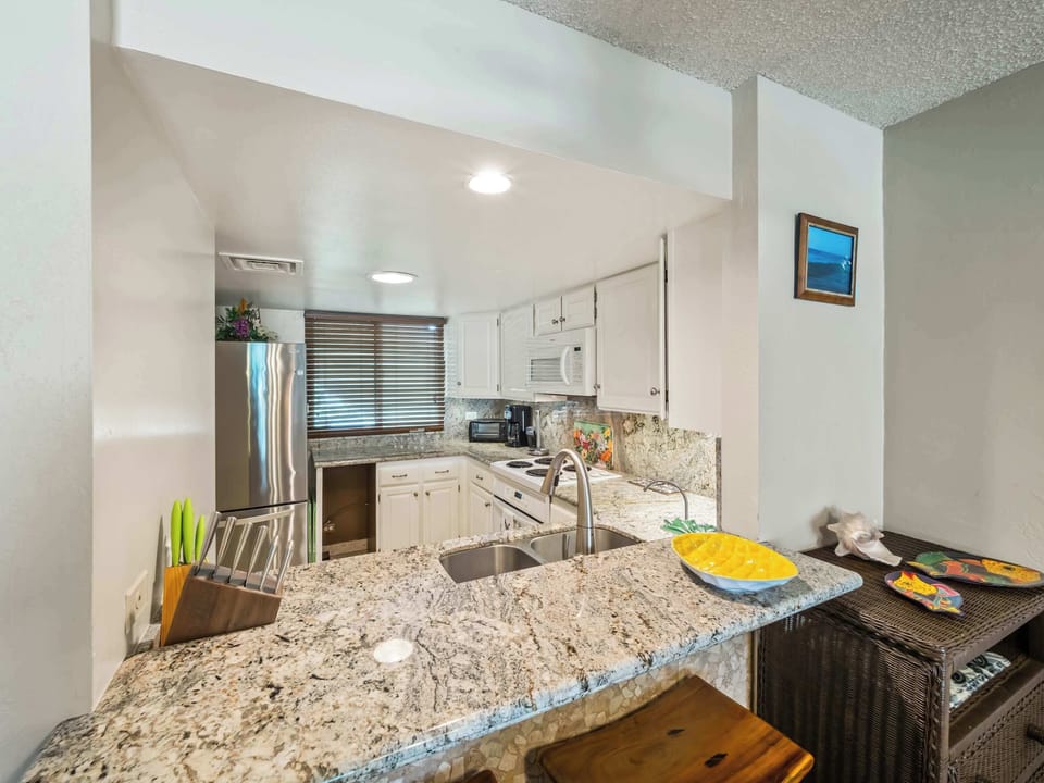 Condo, Multiple Beds, Balcony, Ocean View (White Sands Village #217) | Private kitchen | Fridge, microwave, oven, stovetop