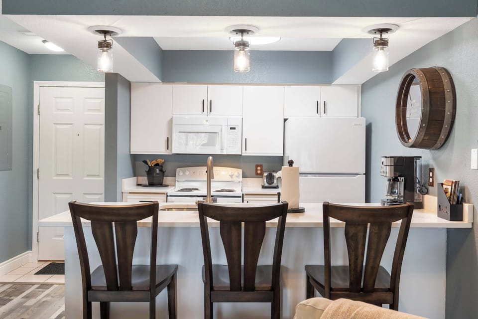 Condo, Multiple Beds, Fireplace, Golf View (Eagle's Nest at The Club) | Private kitchen | Coffee/tea maker