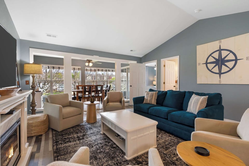 Condo, Multiple Beds, Fireplace, Golf View (Eagle's Nest at The Club) | Living area | 42-inch flat-screen TV with digital channels
