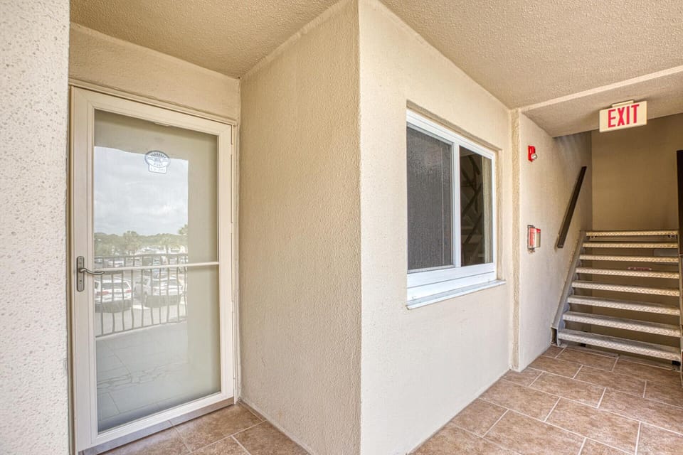 Entry C1-201