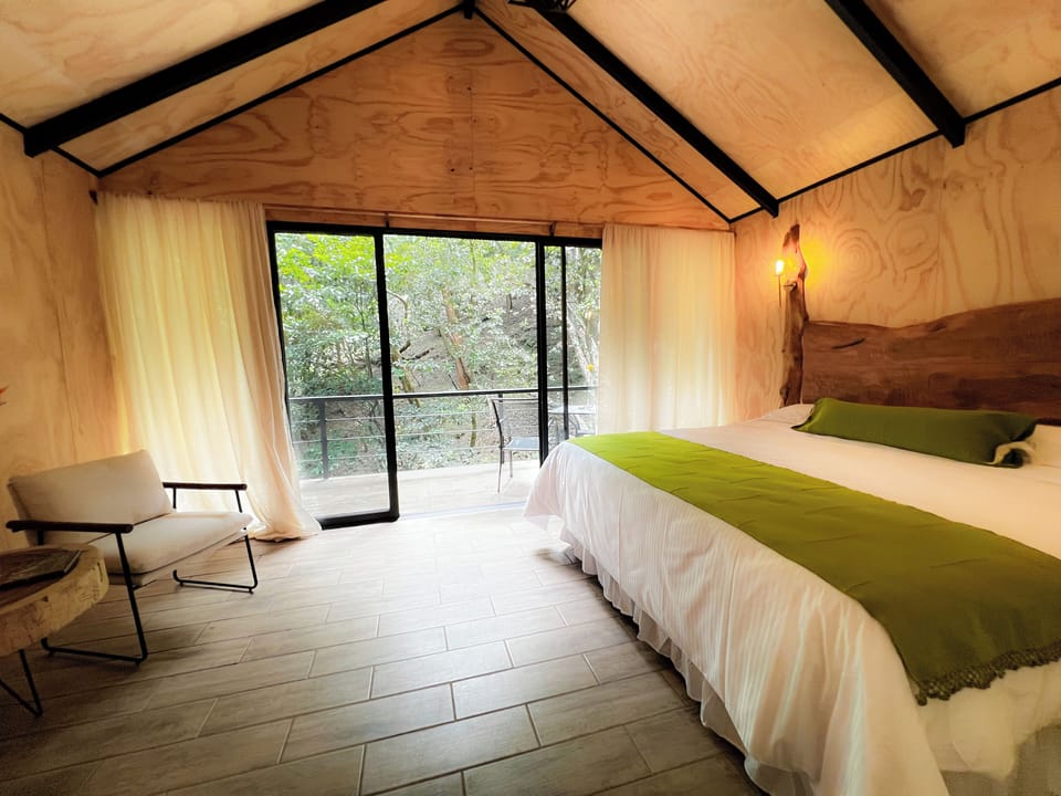 Egyptian cotton sheets, premium bedding, down comforters, pillowtop beds