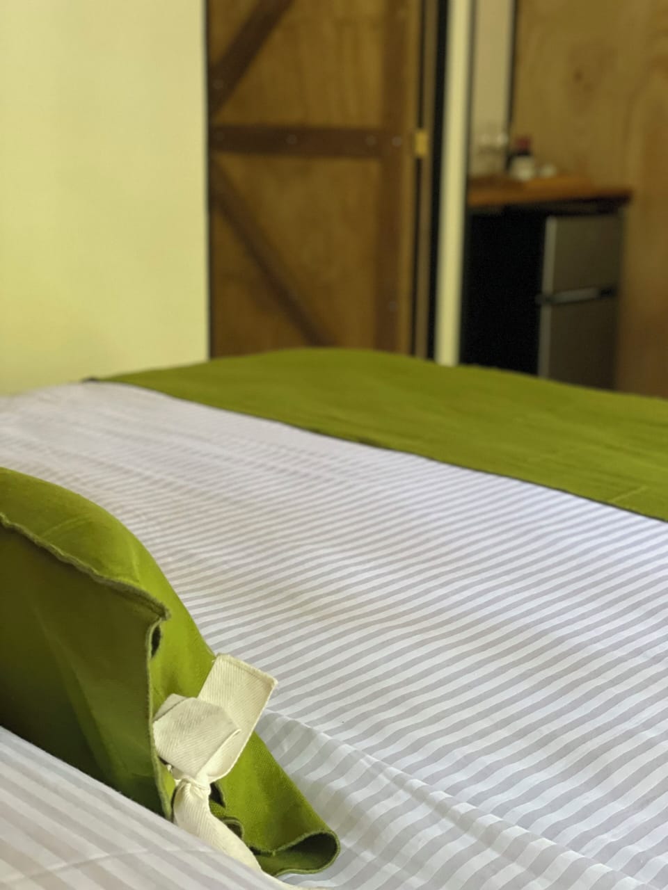 Room, Mountain View | Egyptian cotton sheets, premium bedding, down comforters, pillowtop beds