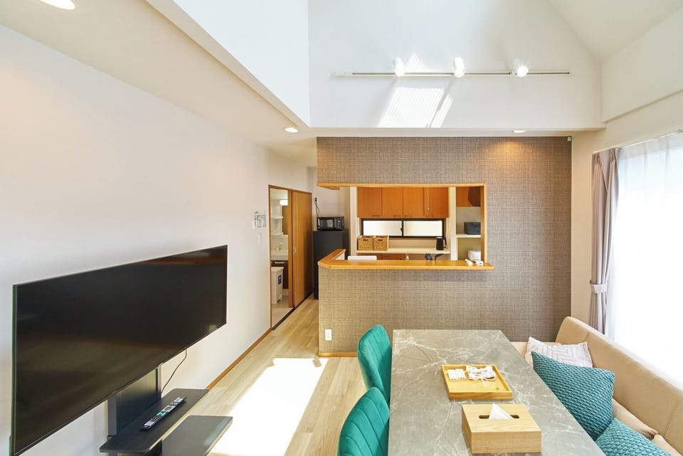 Living room (1 sofa bed/5 futons)