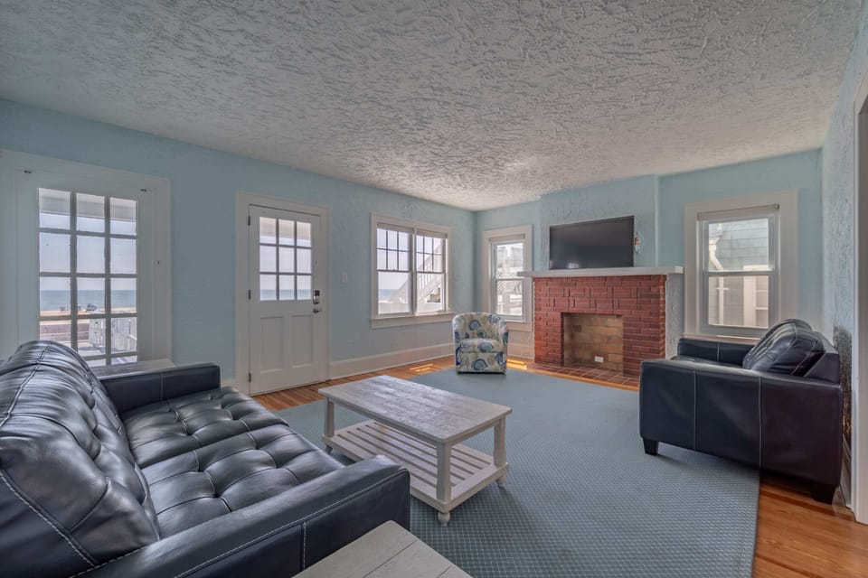 Basic Apartment | Living area | 32-inch Smart TV with cable channels