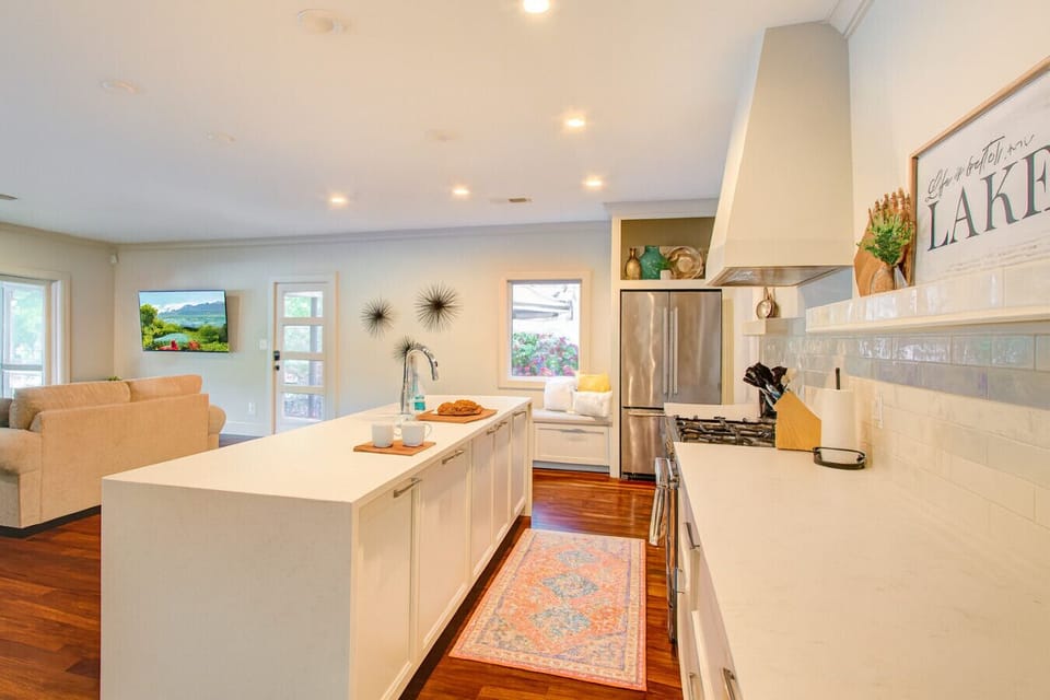 Bright & Inviting Open-Concept Living Room & Kitchen