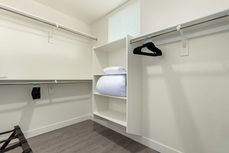 Walk-in Closet