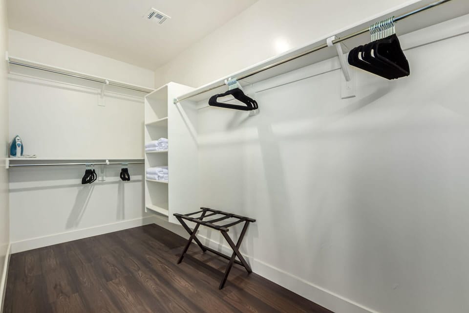 Walk-in Closet
