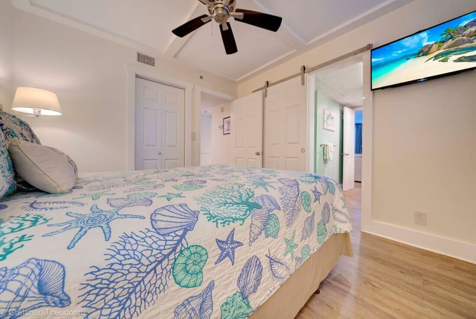 Queen Size Master Bedroom!