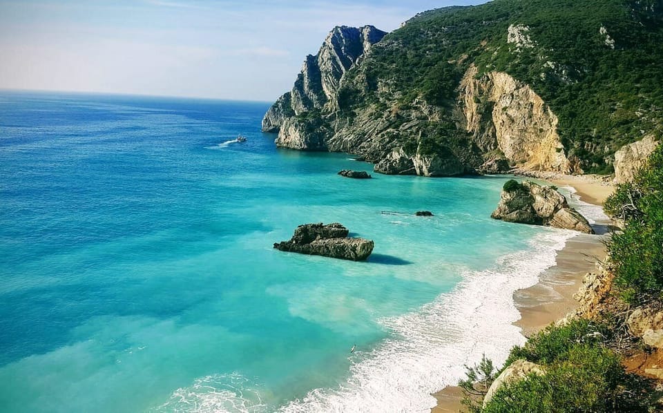 Praia da Ribeira do Cavalo is 33,5km from Casandrade 148