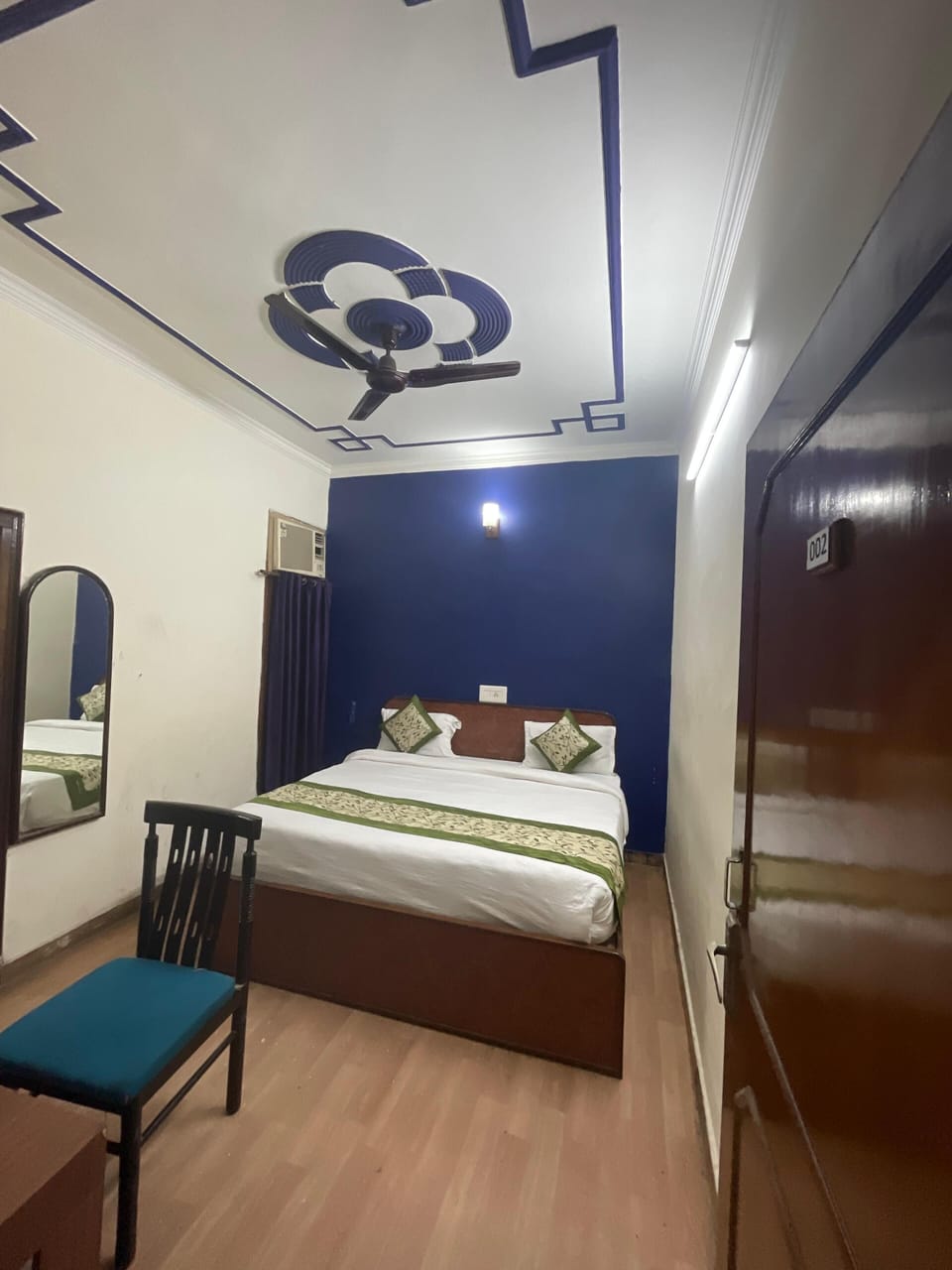 Deluxe Room | Desk, iron/ironing board, free WiFi, bed sheets