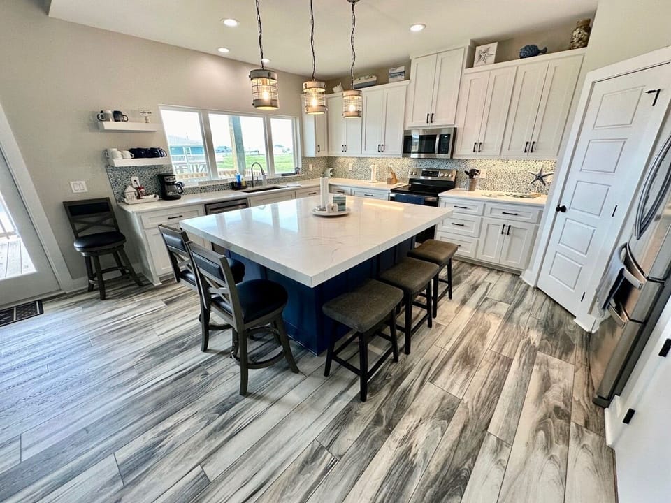 Kitchen with large Island and seating
