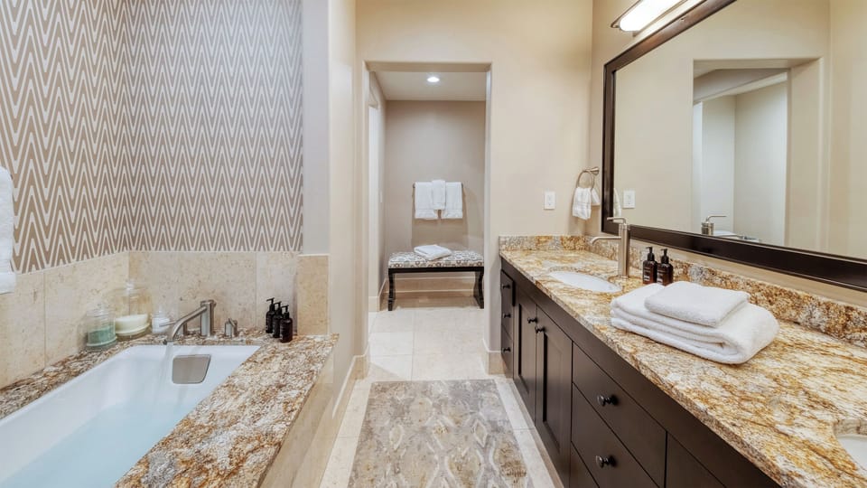 Bedroom 2, Main Level - Ensuite