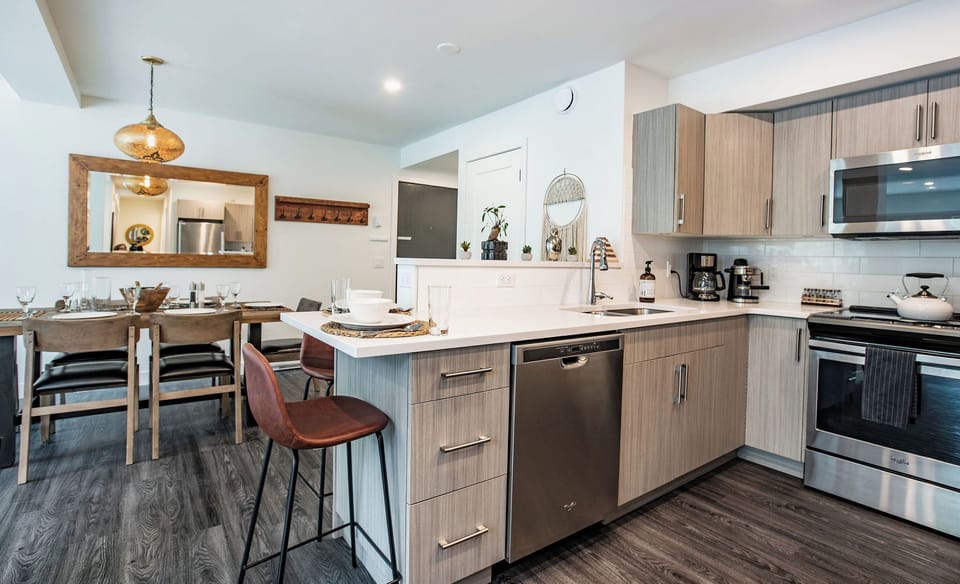 Condo | Private kitchen | Coffee/tea maker, fridge, microwave, oven