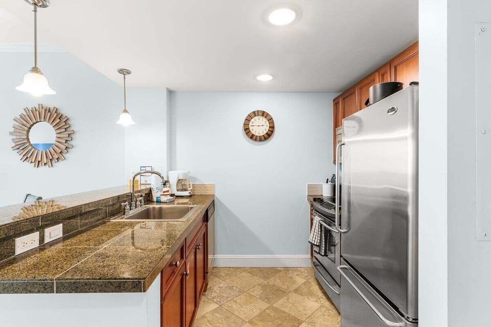 Full kitchen