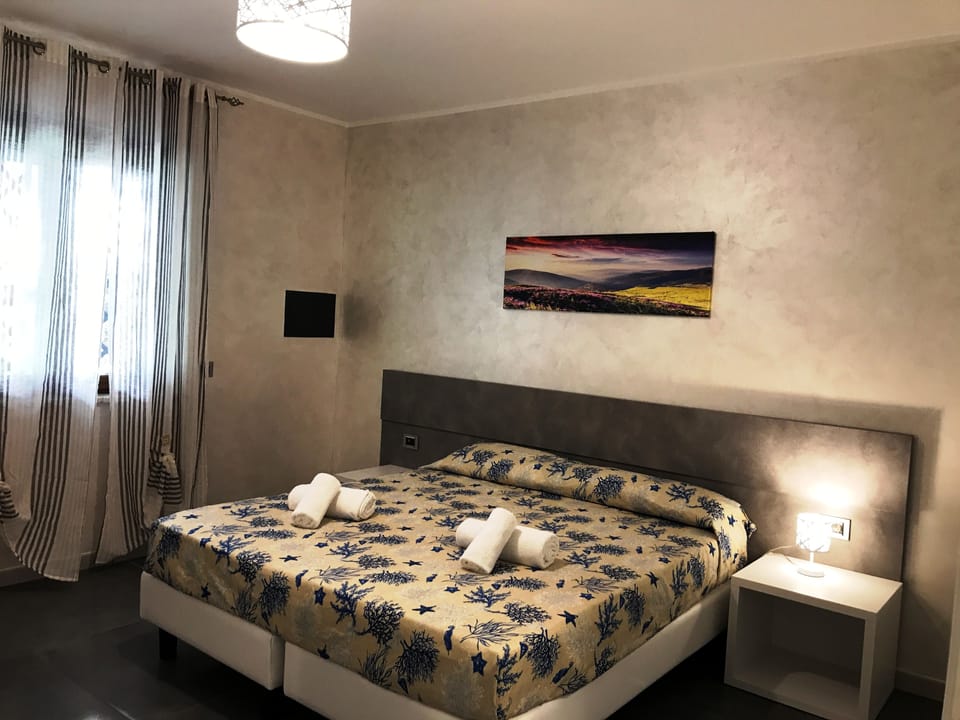 Deluxe Villa, 4 Bedrooms, Hot Tub, Annex Building | In-room safe, cribs (surcharge), WiFi (free), bed sheets