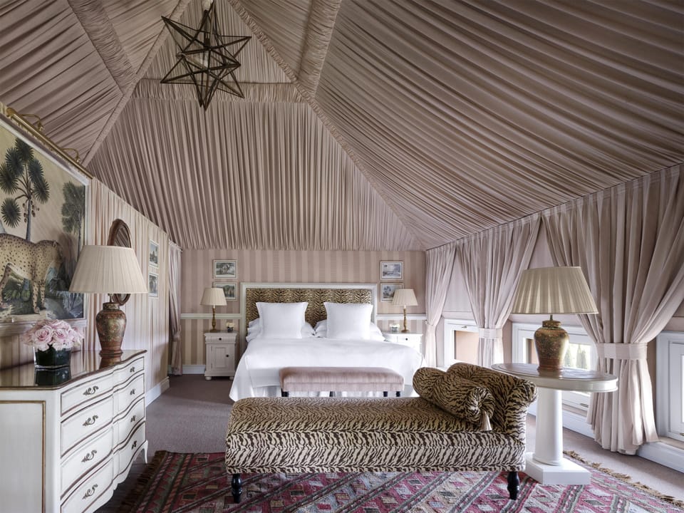 Suite (Atic Suite) | Hypo-allergenic bedding, minibar, in-room safe, individually decorated