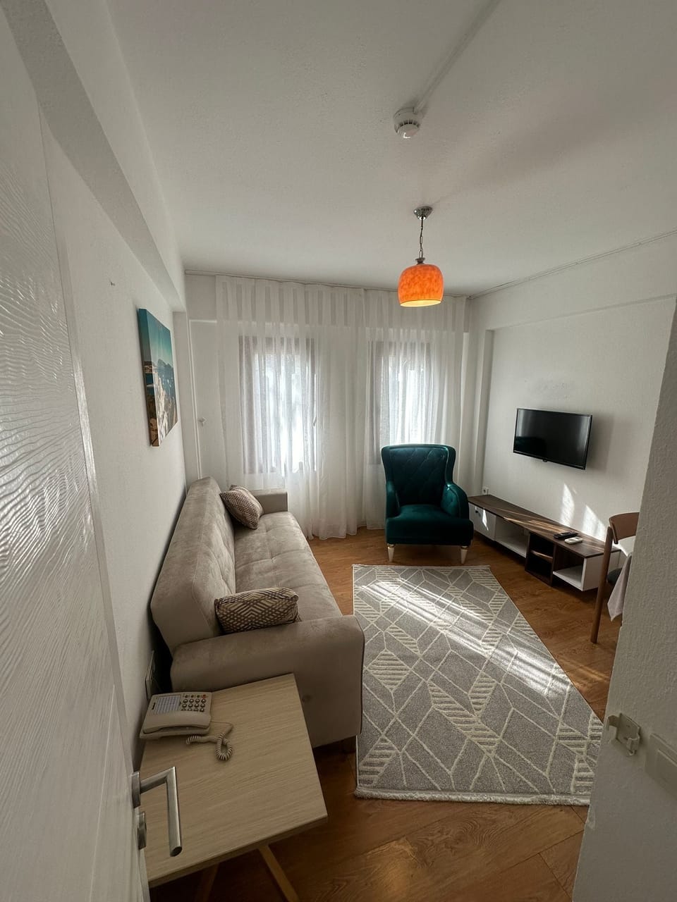 Standard Studio Suite | Soundproofing, iron/ironing board, free WiFi