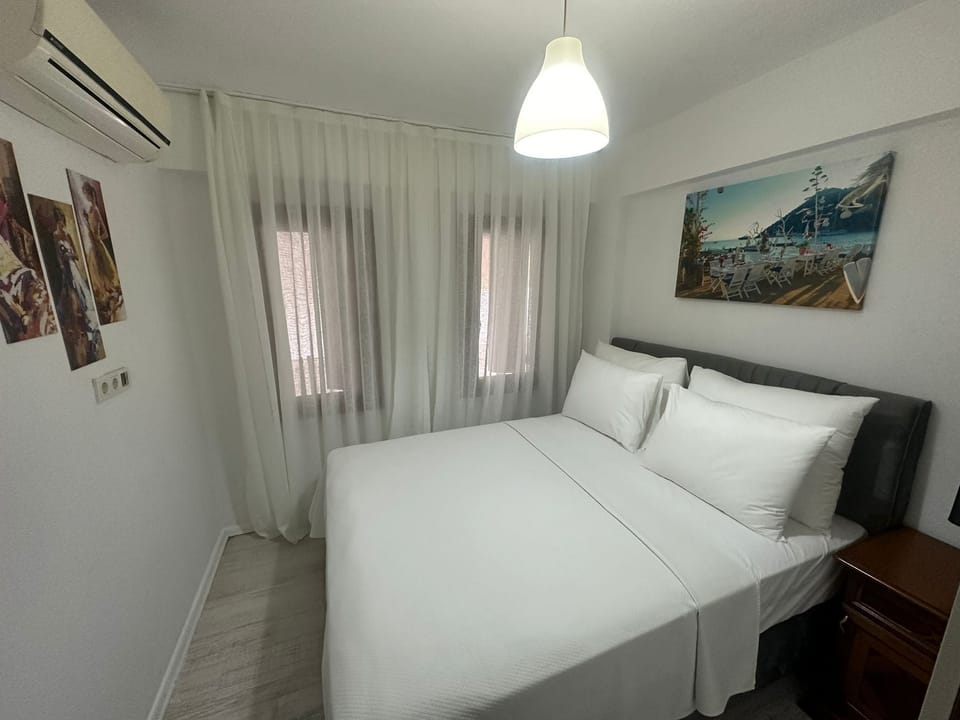 Standard Studio Suite | Soundproofing, iron/ironing board, free WiFi