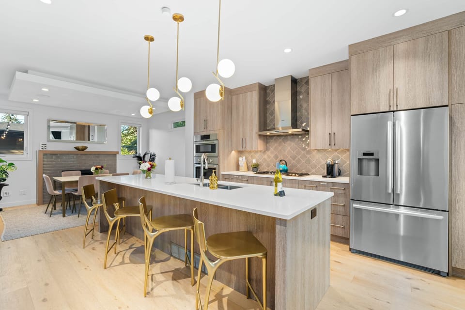 Full Chef's Kitchen with High-End Finishings for Your Cooking Adventures