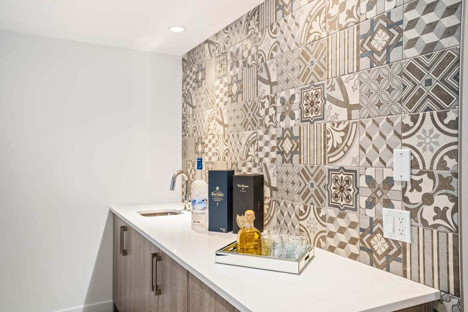 Wet Bar 