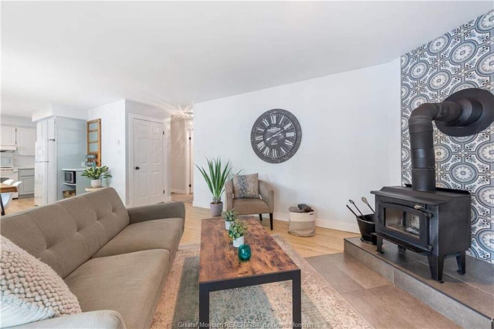 Main level living room
