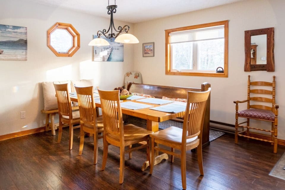Dining with seating for 8