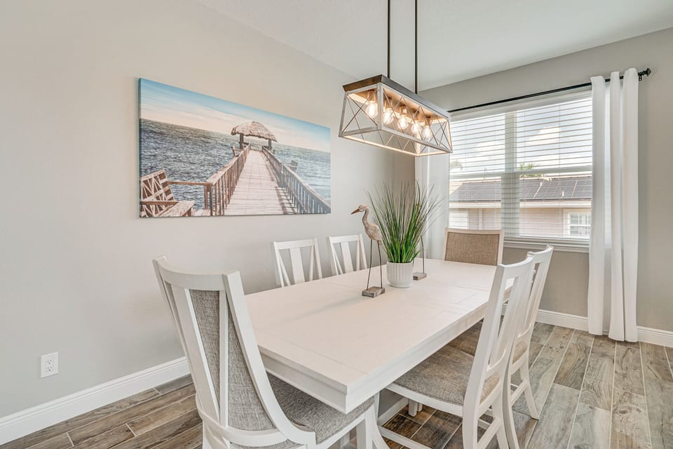 Dining Area | Dishware & Flatware