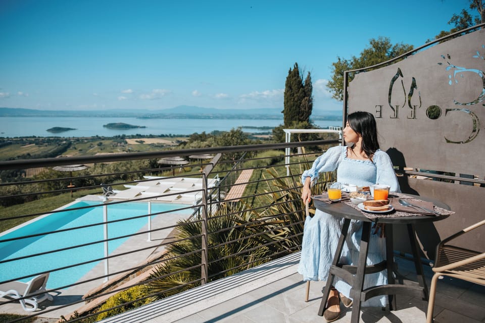 Panoramic Room, 1 Queen Bed, Lake View | Terrace/patio