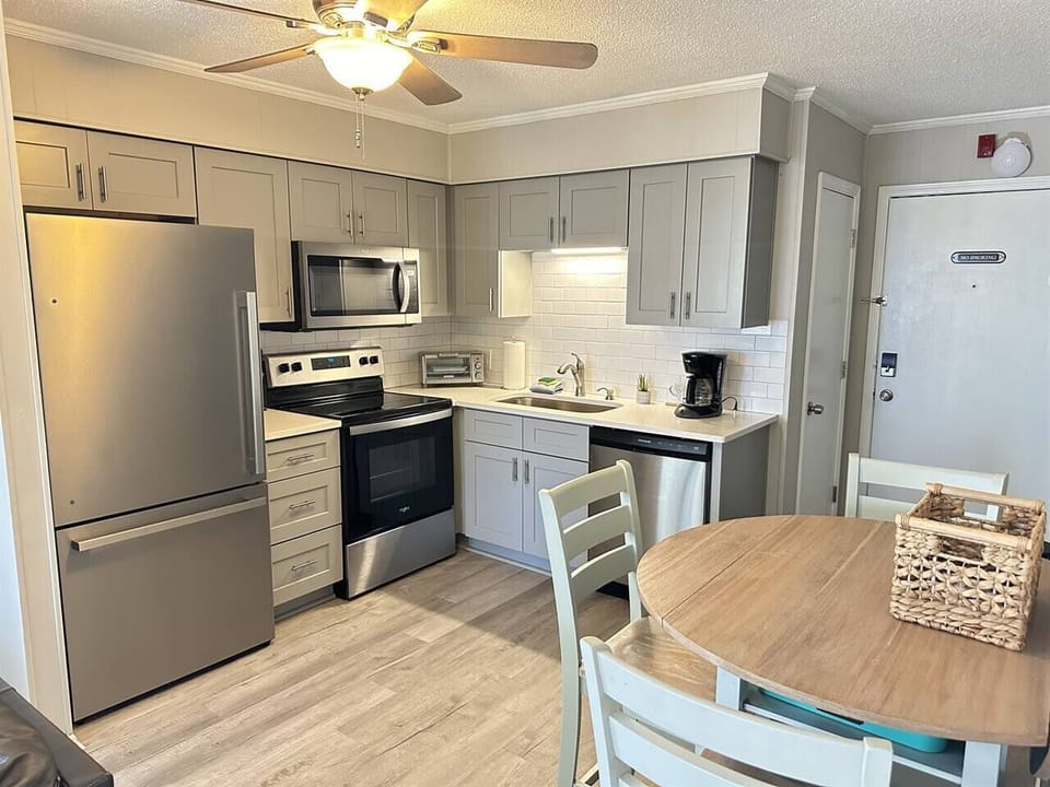 Lovely Updated kitchen