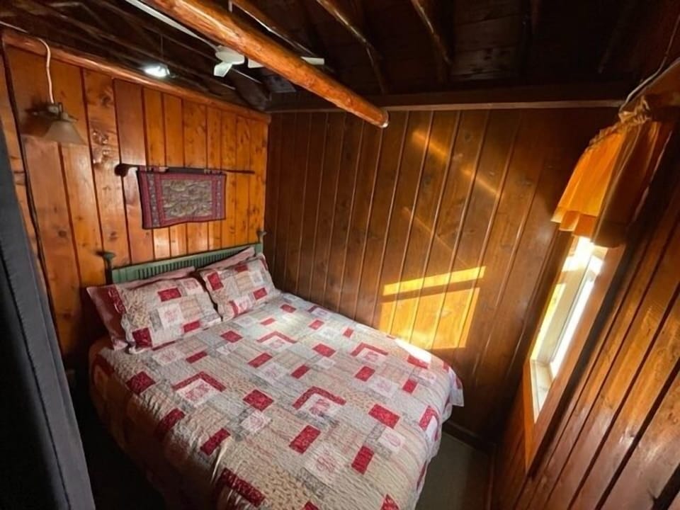 Cabin 2 bedroom 1