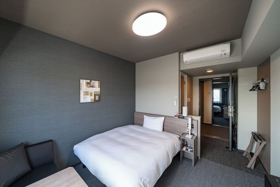 Comfort Single Room, Non Smoking | Desk, iron/ironing board (on request), WiFi (free), bed sheets
