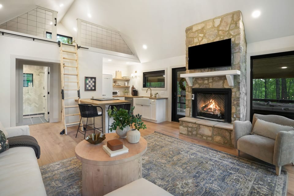 Living Room / Lounge