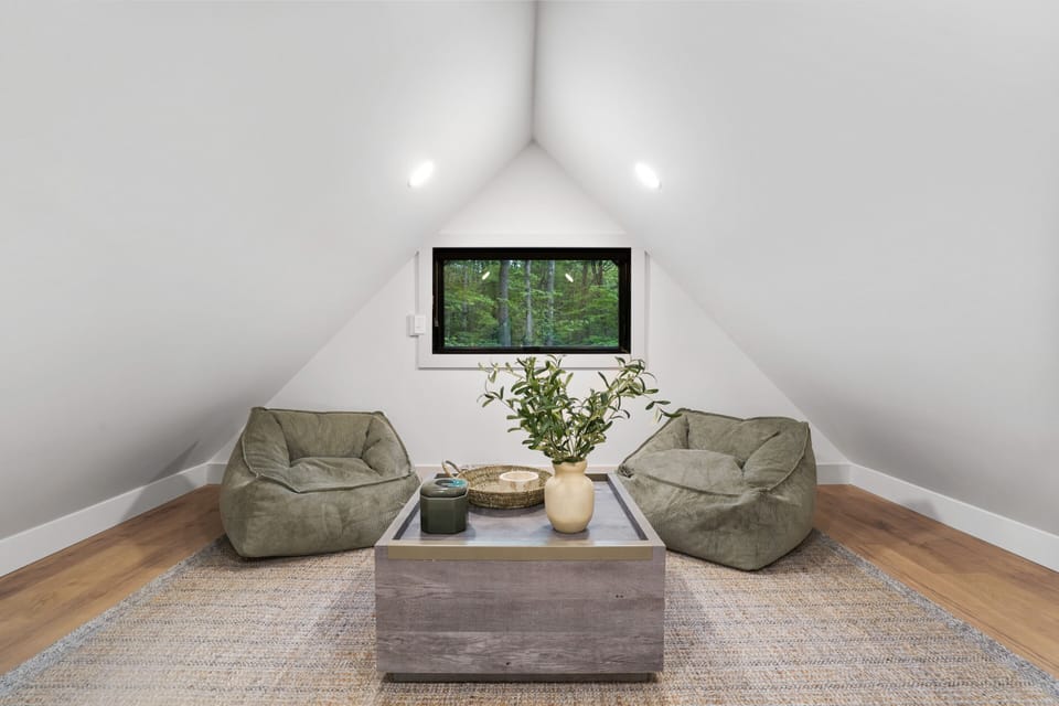 Loft / Mezzanine