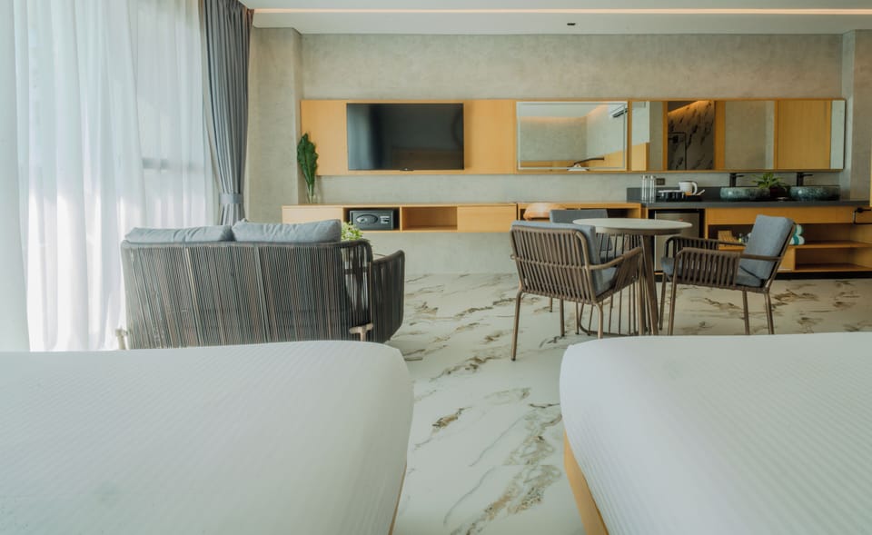 Family Suite | Living area | Smart TV