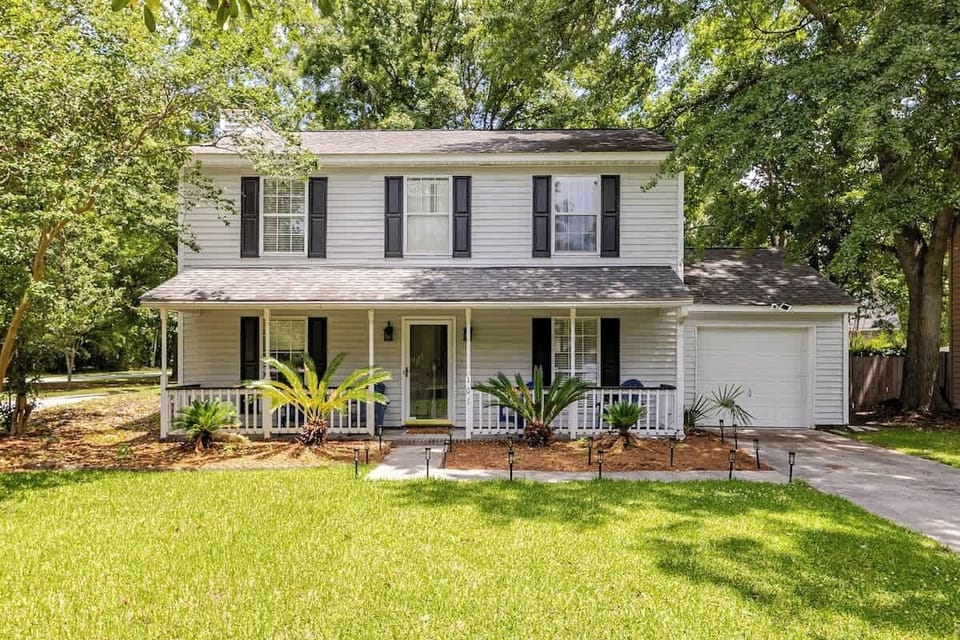 Quiet neighborhood. Allow our home to be the base for a perfect Charleston visit.