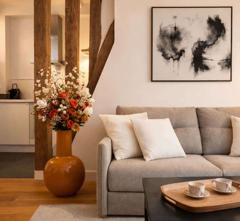 A bright and elegant space with Smart TV & Wi-Fi for your comfort.