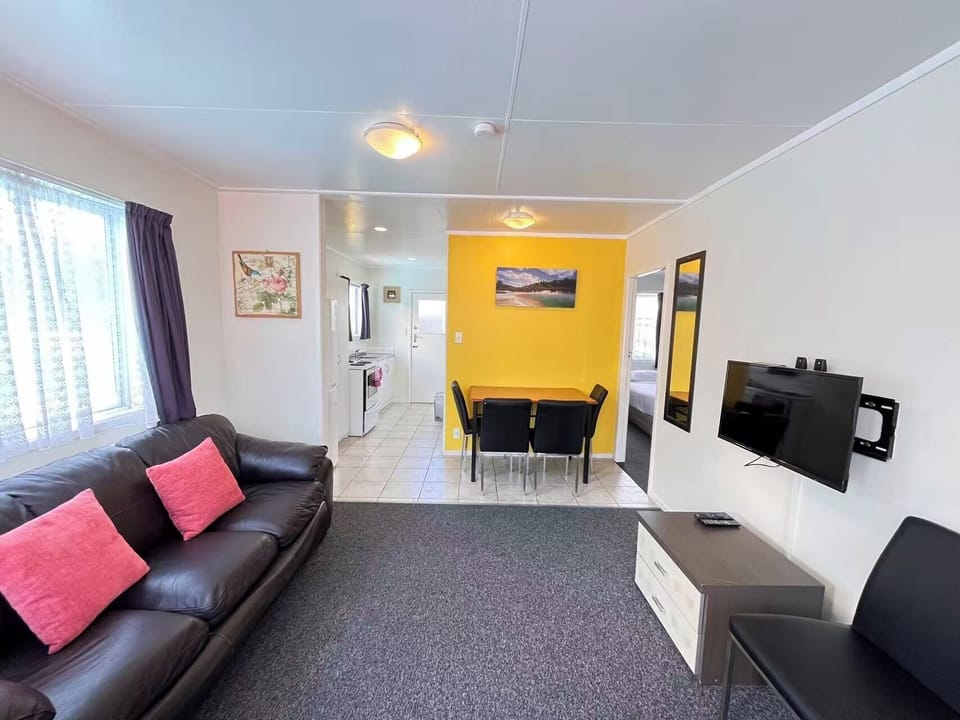 Premium Suite | Desk, blackout drapes, iron/ironing board, free WiFi