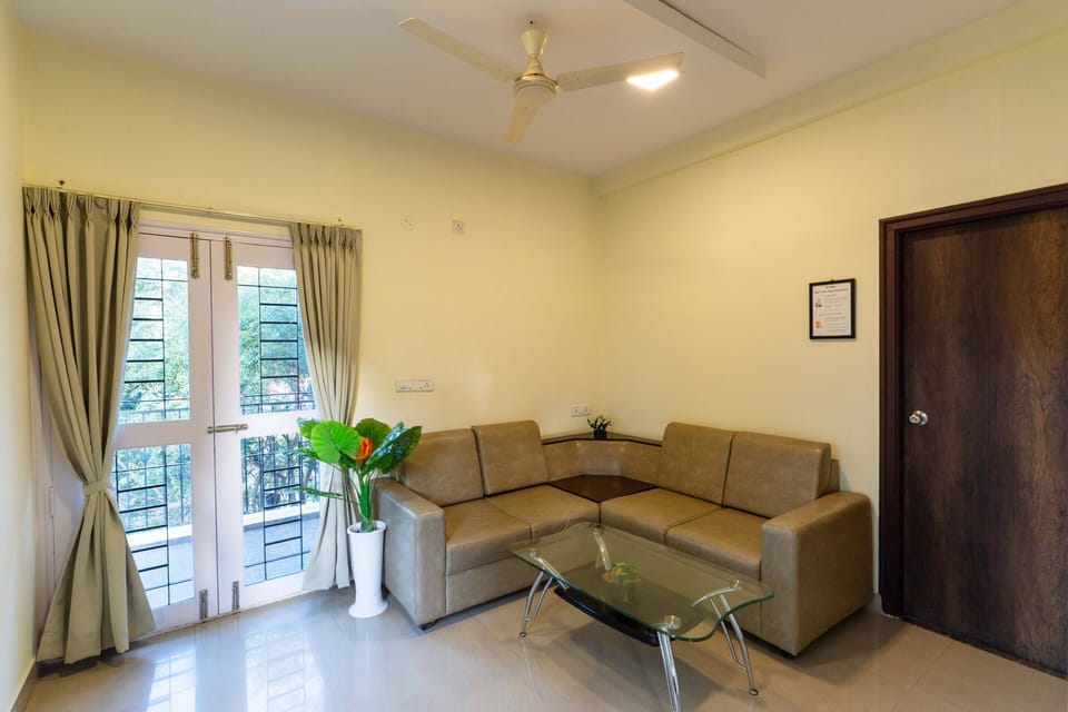 Premium Room | Blackout drapes, iron/ironing board, bed sheets