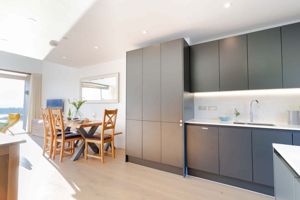 Kitchen at Clearwater House, Hayle, Cornwall, self catering with Beach Retreats.